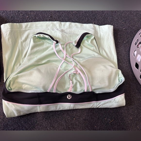 Lululemon too bundle x3 - Picture 5 of 10